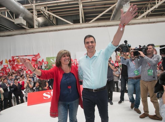 Núria Marín (PSC) i Pedro Sánchez (PSOE) 
