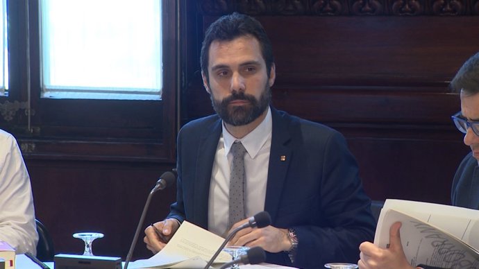Roger Torrent presideix la Mesa del Parlament