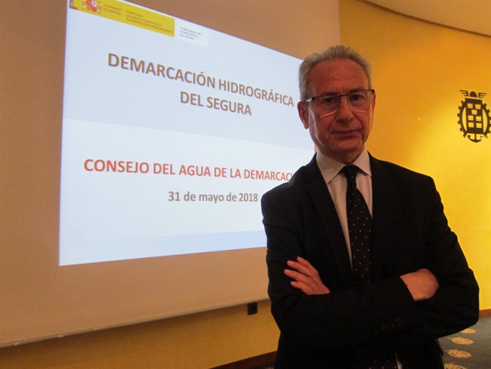 El presidente de la CHS, Miguel Ángel Ródenas, en la reunión              