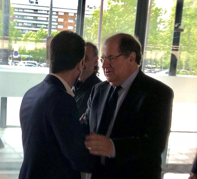 Saludo de Juan Vicente Herrera y Luis Tudanca, 1-6-18