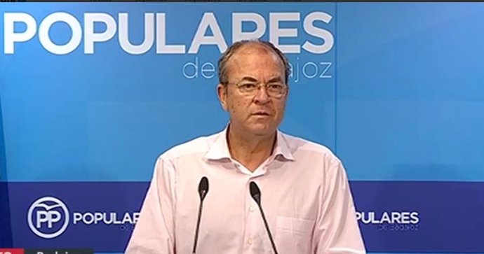 Monago en rueda de prensa en Badajoz