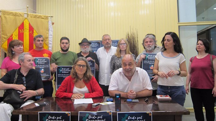 Presentación manifestación Crida pel finançament valencià                       