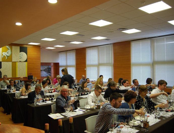 Medio millar de profesionales asisten a ENOFORUM 2018.