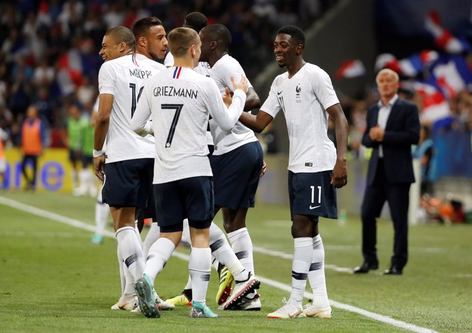Francia supera su ensayo general con una victoria cómoda ante Italia