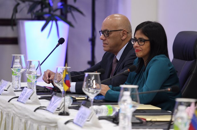 Negociadores del Gobierno venezolano en el diálogo con la MUD