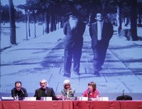 La Feria del Libro rinde un emotivo homenaje a Tomás Hoyas y recuerda la figura de Antonio Fraguas 'Forges'