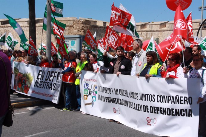 Concentración contra la privatización del Servicio de Ayuda a Domicilio