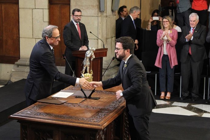 Pere Aragonès pren possessió com conseller davant el pres. Quim Torra