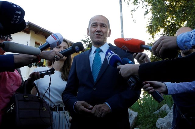 El líder del partido antiinmigración esloveno SDS, Janez Jansa