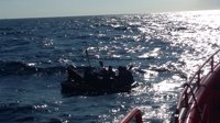 Rescatados 39 inmigrantes de cuatro pateras en aguas del Estrecho