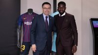Umtiti firma hasta 2023 con una cláusula de 500 millones