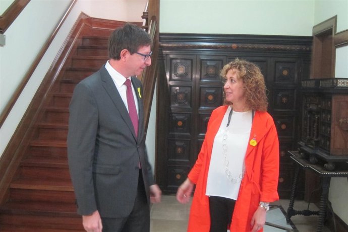 El exconseller Carles Mundó y la consellera Ester Capella