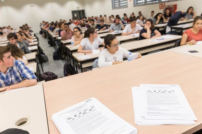 Estudiantes realizan las pruebas de la EvAU el año pasado en el campus de Tudela