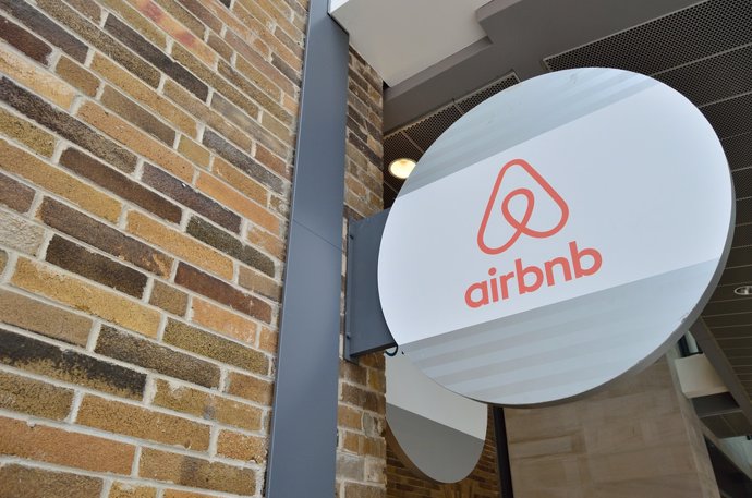 Logo de Airbnb