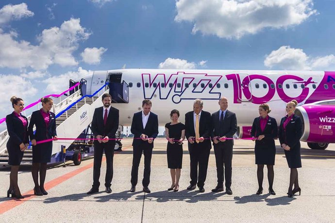 Wizz Air recibe su avión número 100