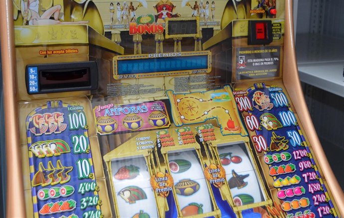 Máquina de azar en un local de restauración 