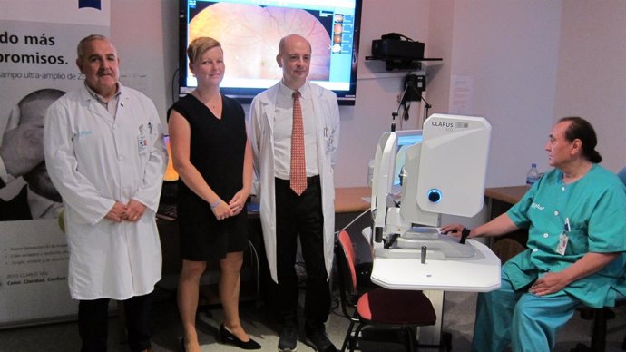 Presentación del nuevo retinógrafo de campo amplio en el Hospital Miguel Servet
