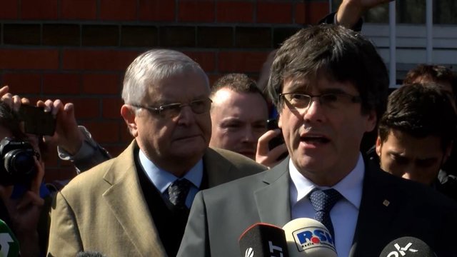 El expresidente de la Generalitat, Carles Puigdemont, declara tras su salida de 