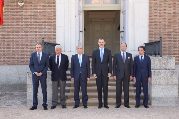 El Rey, antes de la reunión del patronato del Real Instituto Elcano