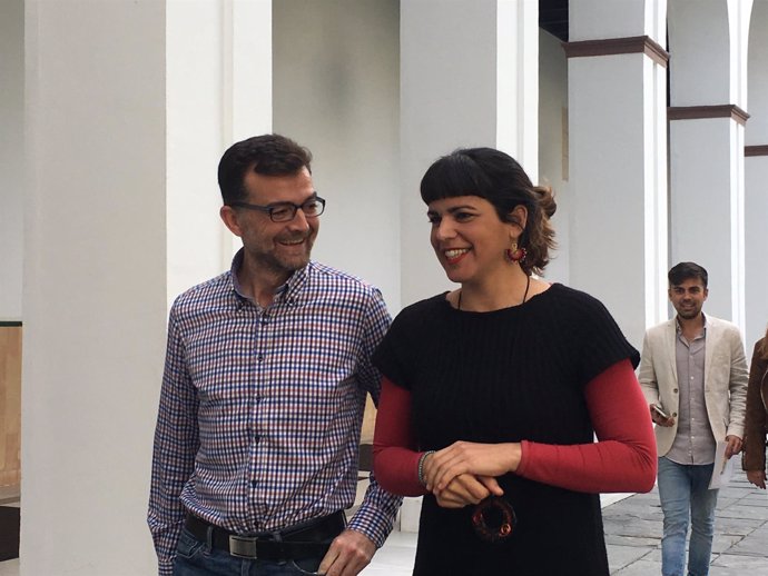 Antonio Maíllo y Teresa Rodríguez, este jueves en el Parlamento