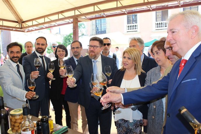 El consejero de Agricultura, Rodrigo Sánchez Haro