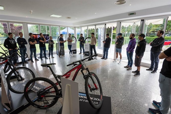 Presentación de bicicletas de Decathlon