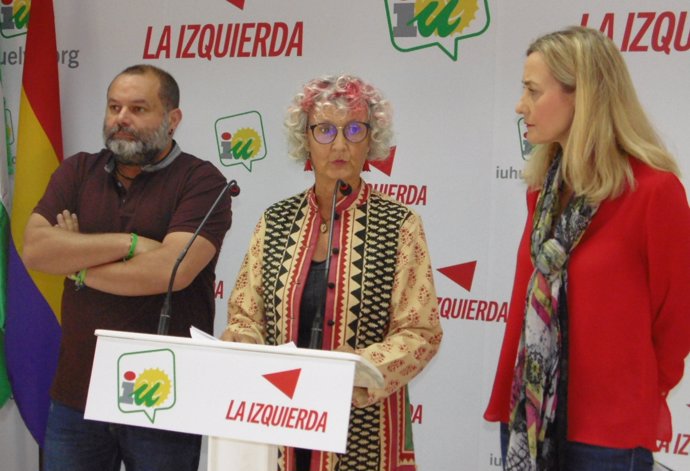 La responsable de Medio Ambiente de IU en Huelva, Pepa Beiras, e Isabel Brito.