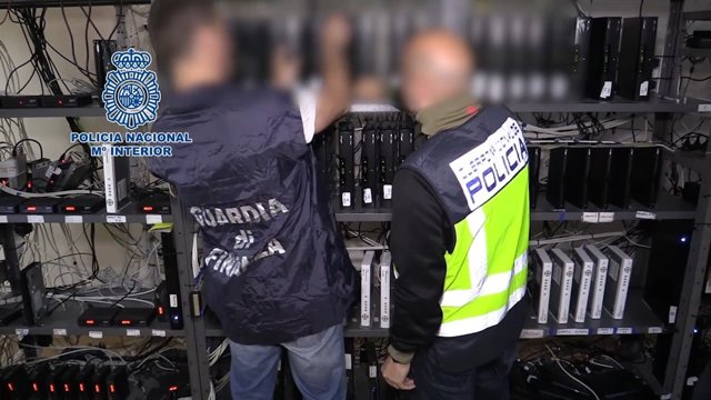 Policía Nacional y Guardia di Finanza de Italia en la operación Antena