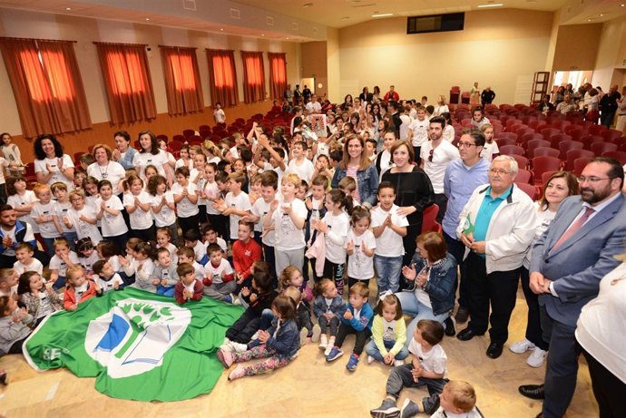 Colegio público Reina Isabel, en un acto sobre medio ambiente