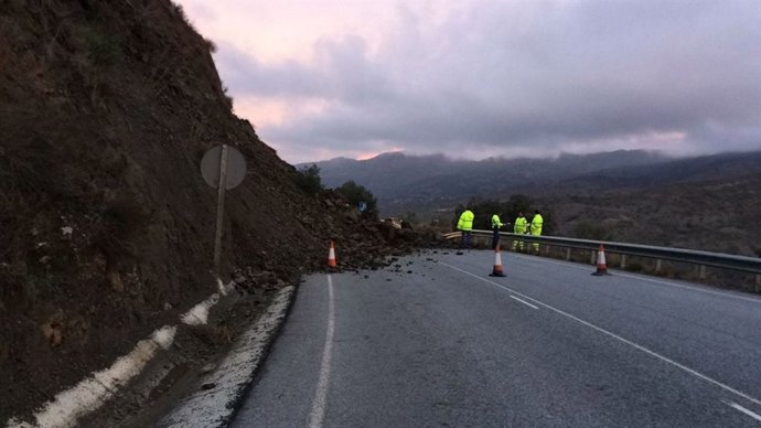Carretera afectada por el temporal de lluvias
