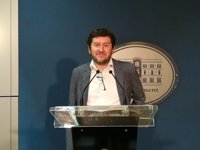 Podemos sostiene que Rajoy "no se ha marchado" sino que "ha sido expulsado por la ola de cambio iniciada en 2015"