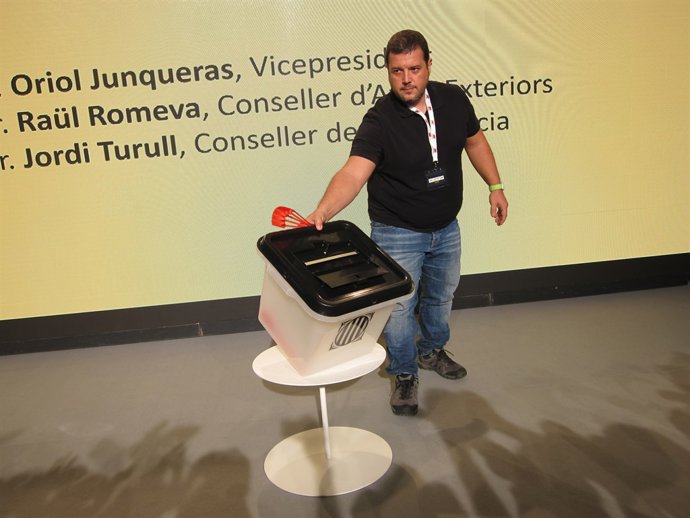 Urnes per el referèndum de l'1-O