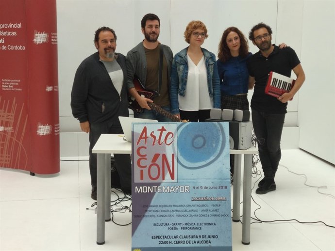 Ruz (centro), durante la presentación del evento