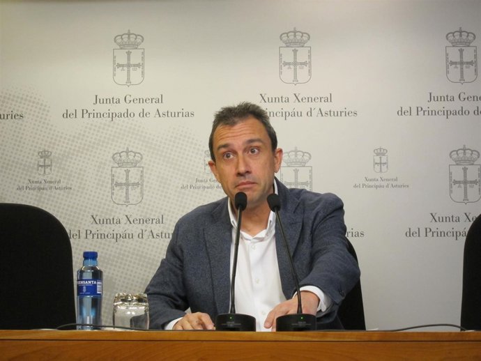 El diputado de IU en la Junta General Ovidio Zapico