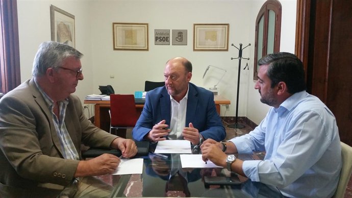 El coordinador de la Interparlamentaria del PSOE-A, Antonio Pradas