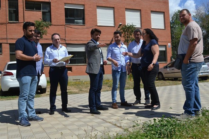 Beltrán Pérez visita varios colegios