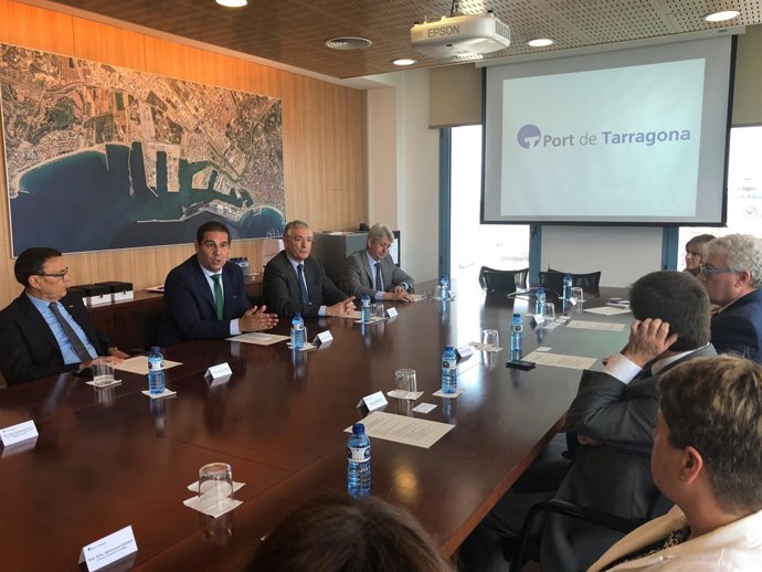 Los puertos de Huelva y Tarragona estudian líneas de colaboración.
