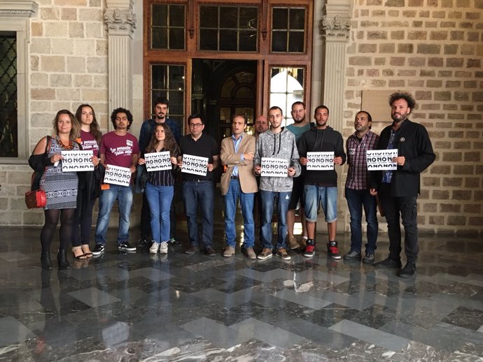 Gerard Pisarello i Jaume Asens amb entitats a favor de la llibertat d'expressió