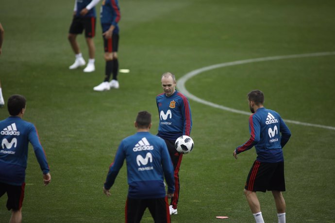 Andrés Iniesta en un entrenamiento de la selección española