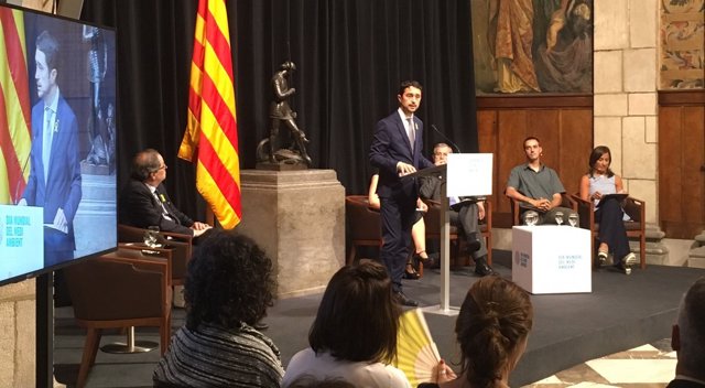 Damià Calvet, conseller de Territori de la Generalitat, amb el pres. Quim Torra