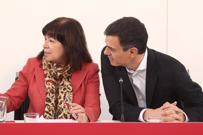 Pedro Sánchez y Cristina Narbona en la Comisión la Ejecutiva Federal del PSOE