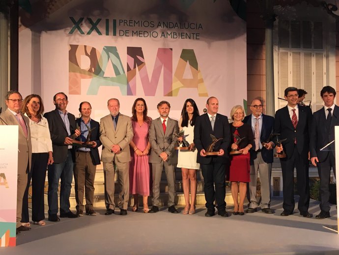 Foto de familia de los Premios Andalucía Medio Ambiente de 2018