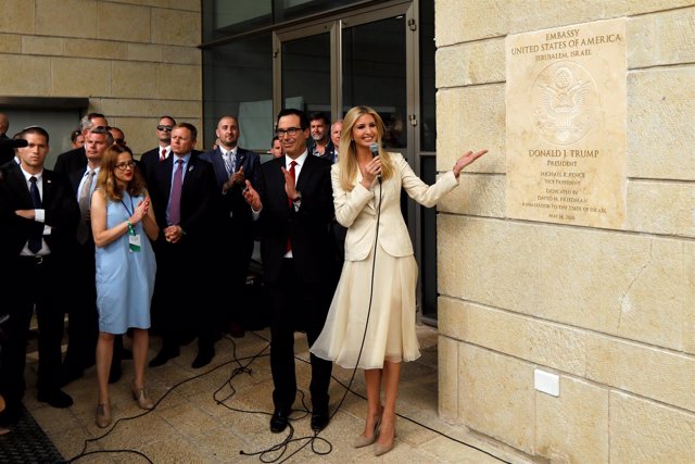 Ivanka Trump Y Steven Mnuchin En La Embajada De EEUU En Jerusalén