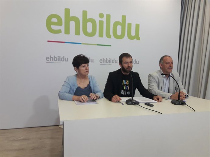 Koldo Leoz y Adolfo Araiz en rueda de prensa.