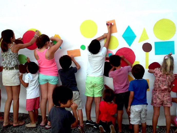 Niños verano taller cultura arte Picasso educación jóvenes 