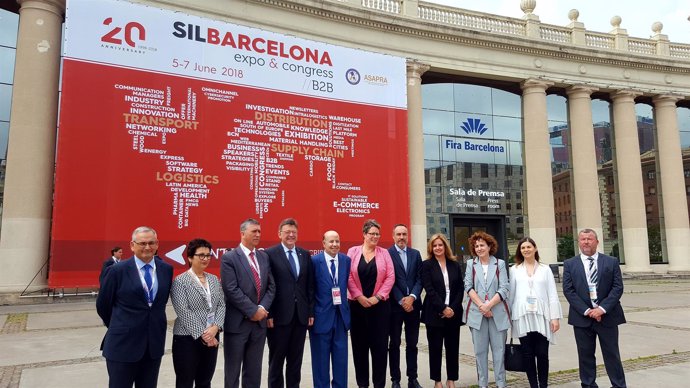 El presidente de la Generalitat Valenciana, Ximo Puig, visita el SIL Barcelona