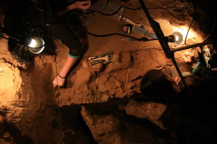 Yacimiento de la cueva de El Sidrón, en Piloña