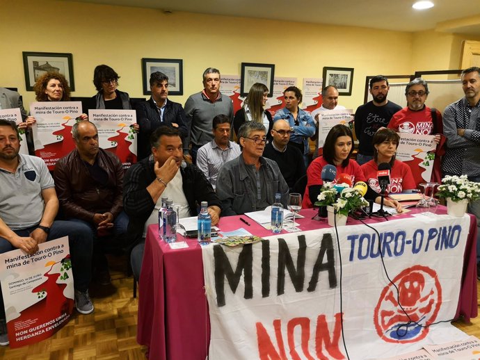 Convocan una manifestación contra la reapertura de la mina de Touro-O Pino