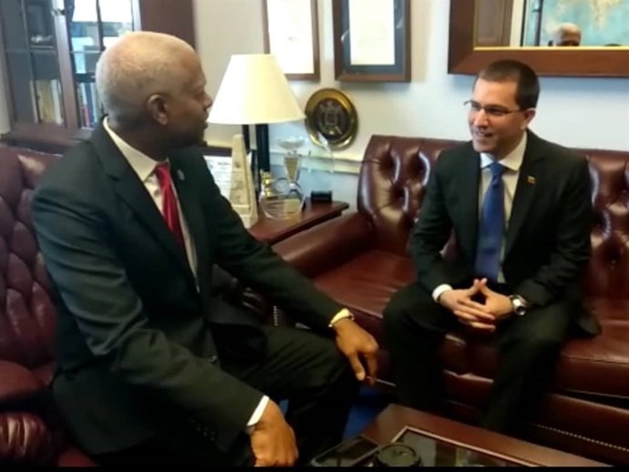 El ministro venezolano Jorge Arreaza y el congresista de EEUU Hank Johnson