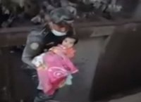 El tierno y esperanzador video del rescate de una bebé tras la erupción del Volcán de Fuego en Guatemala